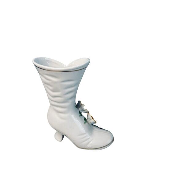Vintage Porcelain Victorian Boot Shoe Vase White 3D Yellow Flowers Gold Accents - Picture 8 of 10